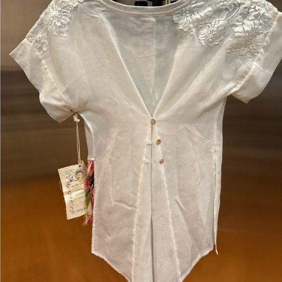 Aratta Silent Journey Light Green Floral Blouse w/Lace and Embroidery - Picture 6 of 9